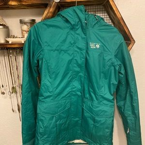 Mountain hardware ski snowboard jacket